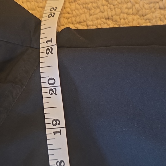 𝅺Lolë Softshell Rain Jacket With Hood - Picture 7 of 12